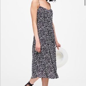 WORN ONCE. Banana Republic b/w fully lined adjustable strap midi dress. Size 2.